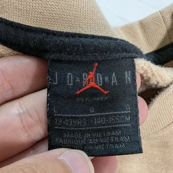 Air Jordan Cropped Fleece Crew Neck Pullover Sweatshirt - Picture 6 of 9